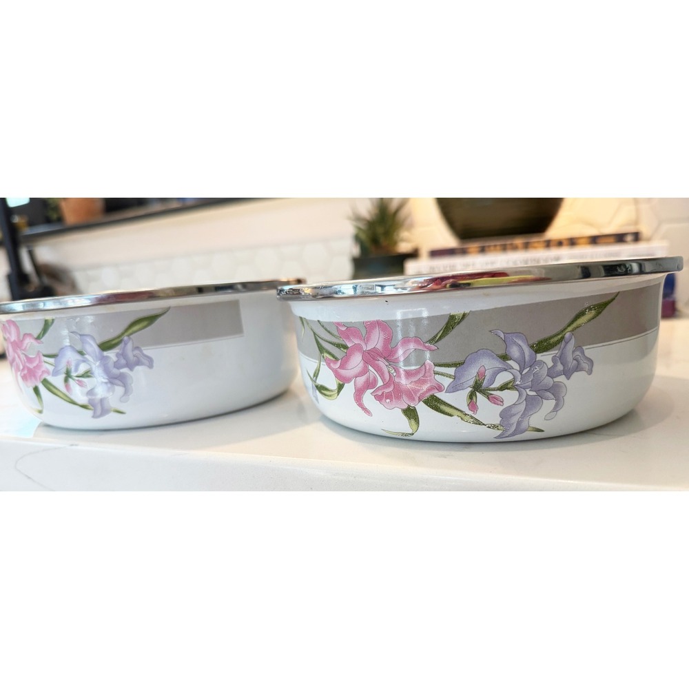 Vintage GMI Enamelware Bowls‎ Set of 2 White Floral Pink Purple Lily Silver Rim - Picture 7 of 9